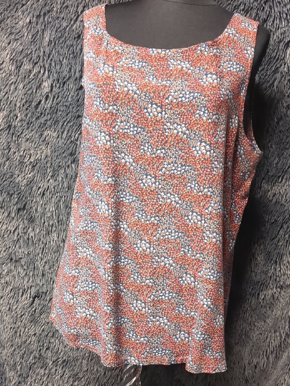 Butter Women's Rust and Blue Floral Crewneck Tank